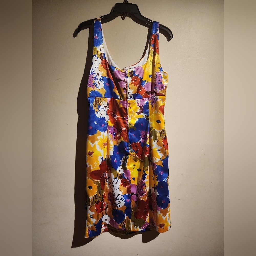 NWOT Bisou Bisou Stunning Floral Dress - Picture 3 of 6